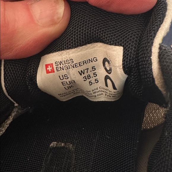 On Cloud 70/30 grape/sand sneakers womens 7.5 - Picture 6 of 6